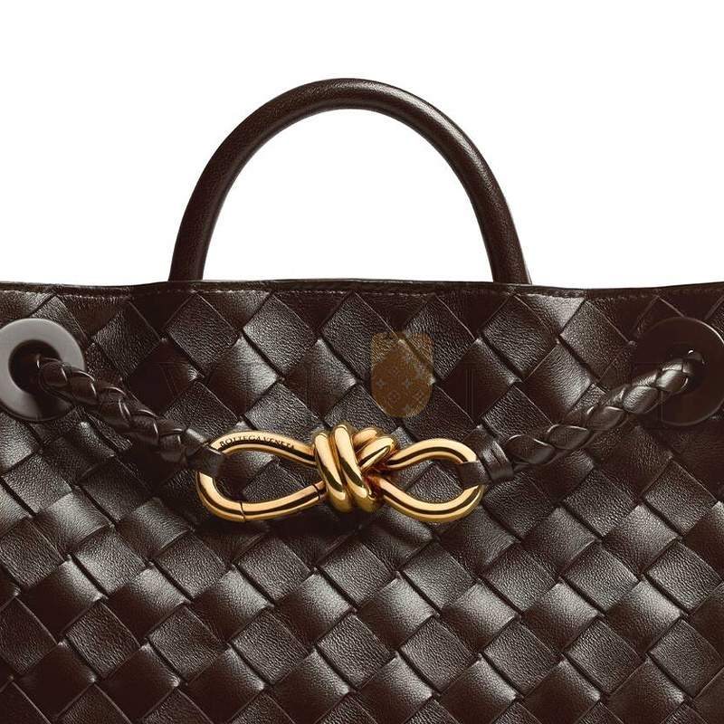 BOTTEGA VENETA SMALL ANDIAMO 766014VCPP12272 (25*20*10cm) BOTTEGA VENETA SMALL ANDIAMO 766014VCPP12272 (25*20*10cm)